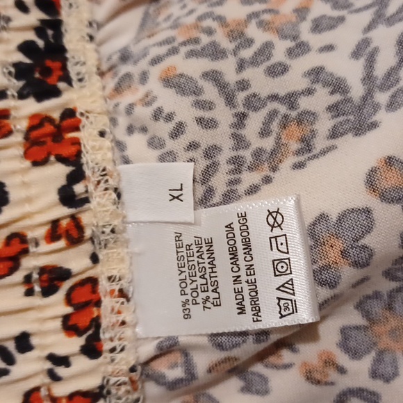 4/$60 New 2 pc. Pajama Capri Length Set - Size XL - Picture 13 of 14